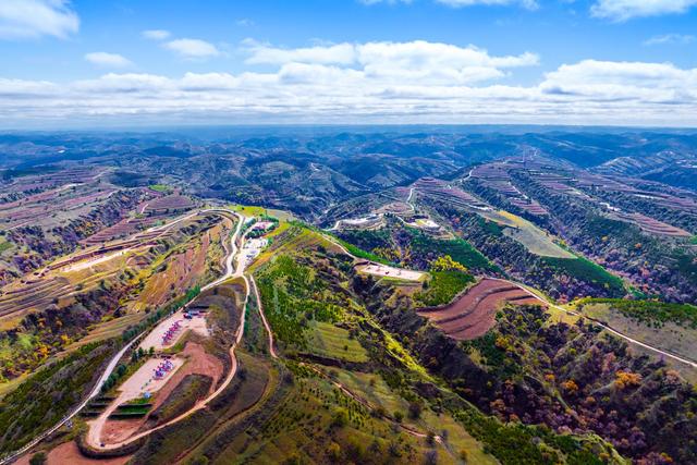 【摄影报道】陇东油区秋景绚丽