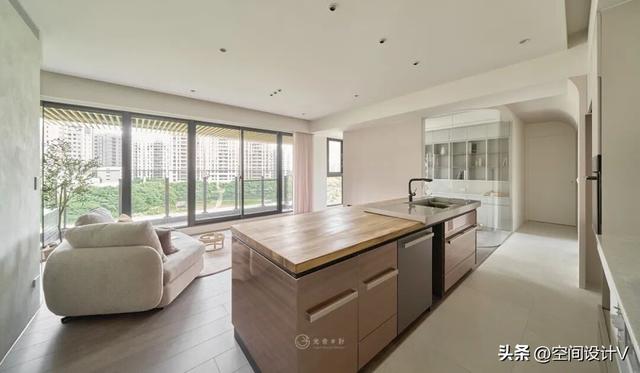 住进162㎡微光绿宅，洄游设计，每步都藏着惊喜