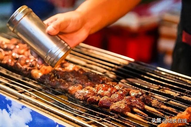 三大特色IP“出圈” 这个假期七都“火力”全开