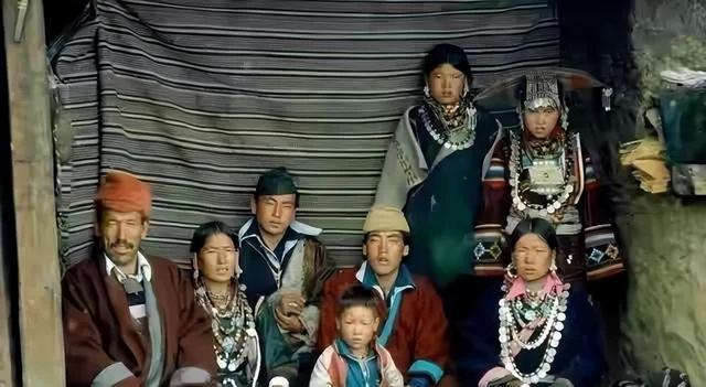 这个一妻多夫制的民族，晚上怎么过？女人直言：没有幸福可言