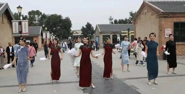 跟着活动游赛罕 | 京绥铁路文化园成为“双节”旅拍与红色历史体验热门地!