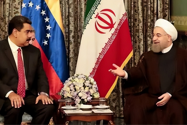 油轮被扣，美军兵临城下，川普阴谋浮现之际	，马杜罗等来两大外援