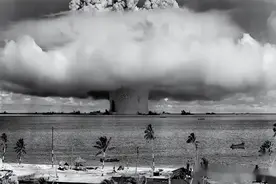 美国炒作了76年的“航母无用论”，忽悠了苏联，成就了中国图片