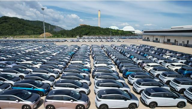 中方对欧加税后，不到24小时，马克龙通告全球，欧盟必须对华开放