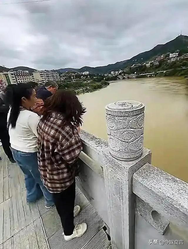确认死亡！陕西新郎遗体被找到，身上穿喜服，女方：同意去看周某