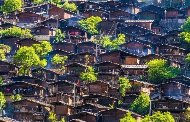 我国最神奇村庄，一天能看三次日出，云南黎明村到底有多神奇？