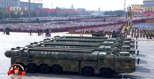 特朗普下令：开火！俄大规模空袭，中国武器亮相欧洲，美国很被动