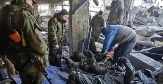 俄乌战争前线士兵亲历：钢铁与血肉的绞索