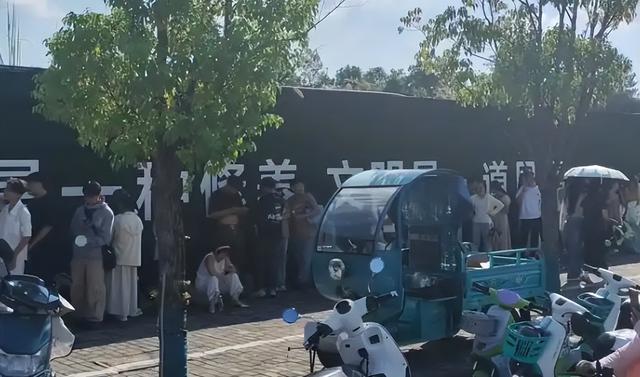 4天涨粉19万！“鸡排哥”被流量砸中，生活翻天覆地