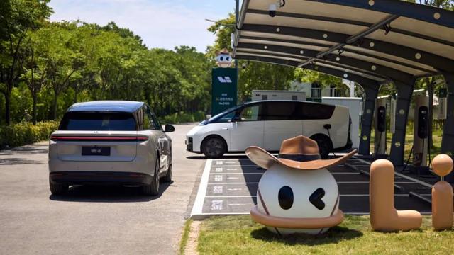 李想再战纯电车 理想汽车港股重挫
