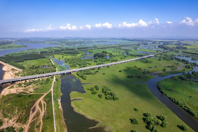 辽宁沈阳：一处“滩地、岸边、水面”三位一体的湿地景观