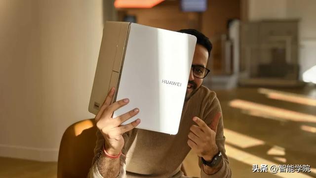 华为MateBook Fold深度体验：2万4的折叠本，俩接口真的够用？