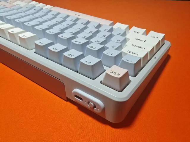 雷柏V700DIY-98：诚意十足的七层填充，指尖大悦！