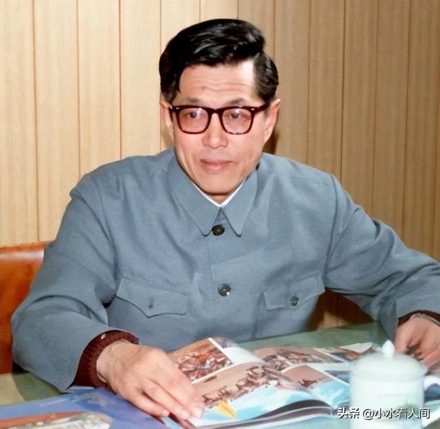 原来杨振宁葬礼当天，93岁弟弟杨振汉到场，透露哥哥一个未了心愿