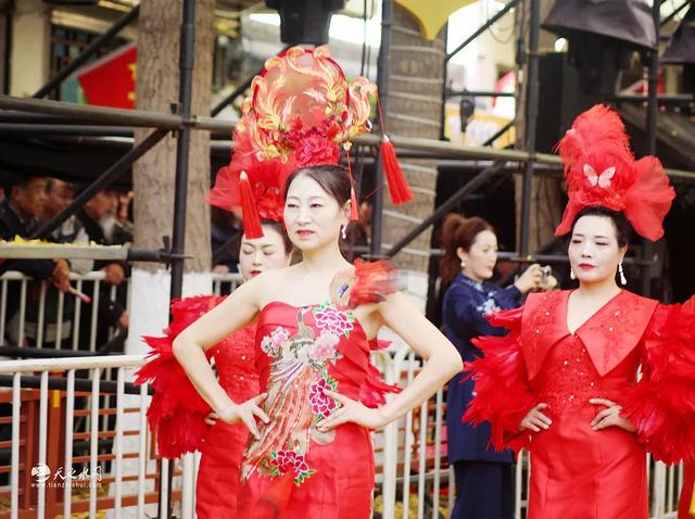 【图看黄金大道】金色长廊映秦州，天水“黄金大道”引客来！