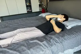 大连一对夫妻花15万元买床垫，睡了俩月感觉不对劲儿图片