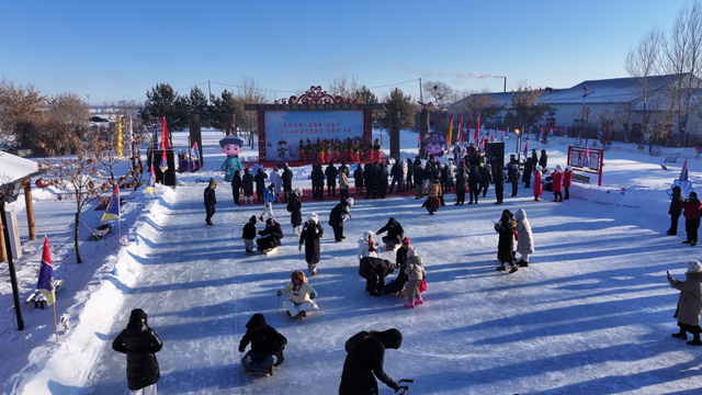 黑龙江黑河市爱辉区第八届满族颁金节“热雪”开幕