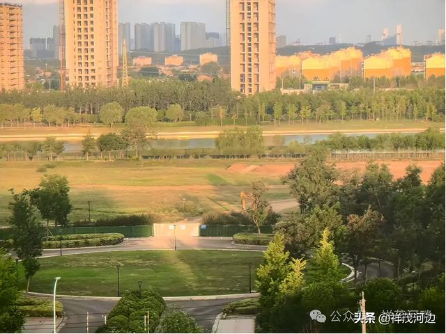 爆料：青岛高新区知名景区，安装围挡了