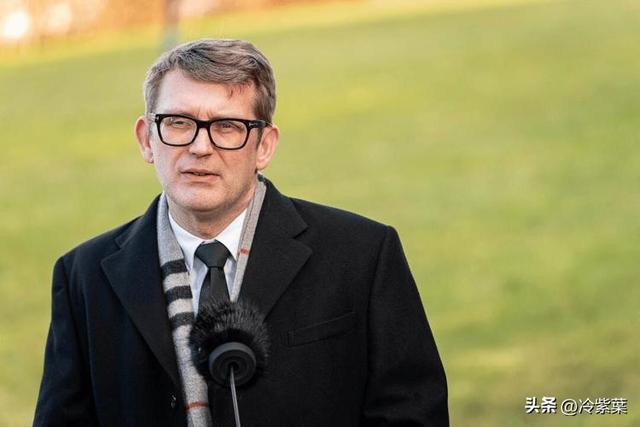 不到24小时	，格兰陵岛被卖，特朗普来不及高兴，就收到一个坏消息