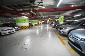 买了车位还要交管理费，这和每个月租车位有区别吗？图片