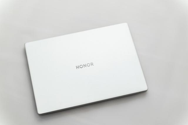 不到3000元这配置值了！荣耀X14 2025战斗版，配1TB SSD没有短板