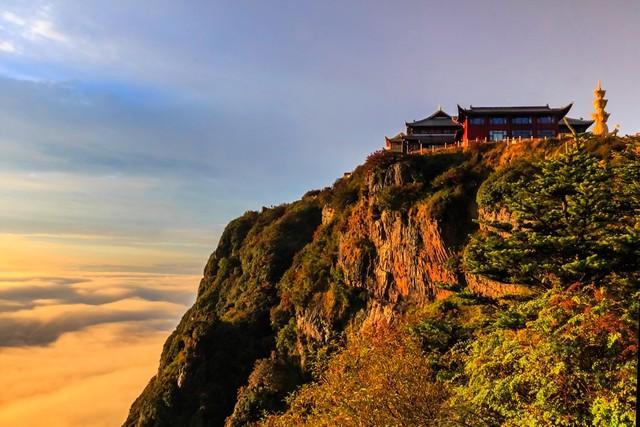 中国人一生最值得攀登的7座山峰，完成3座可称行者，5座已是大师