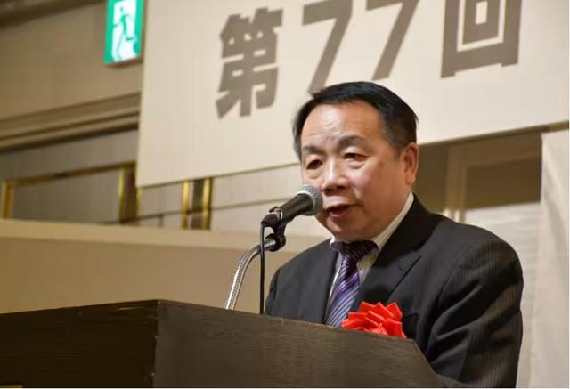 解气了，石破茂刚宣布辞任，中国出手收拾了这个“归化日议员”