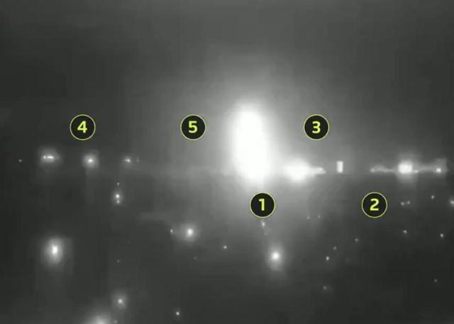 以为俄罗斯不敢动？美方刚扣油轮	，普京一发“榛树”炸穿利沃夫！