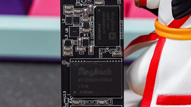 双十一500元内最值得买的PCIe 4.0固态？金百达KP270开箱实测