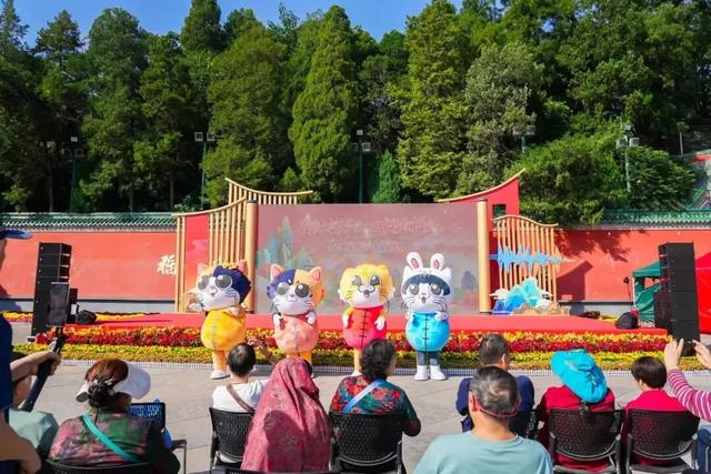 看演出、体验非遗、吃万人长寿面、听音乐会......在石景山从早玩到晚