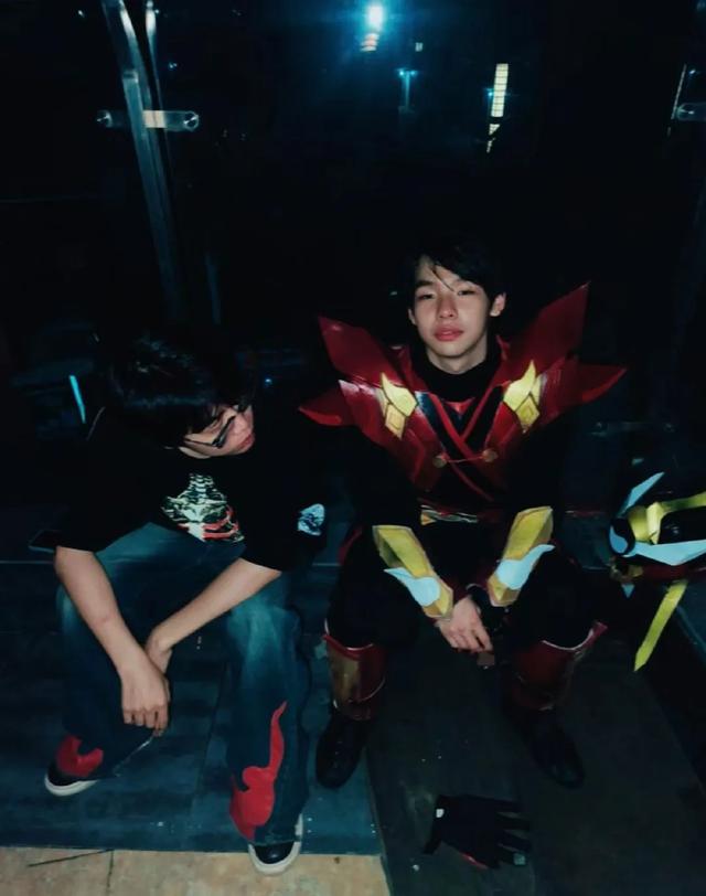 四川版铠甲勇士常熬通宵拍摄，特辑来啦！