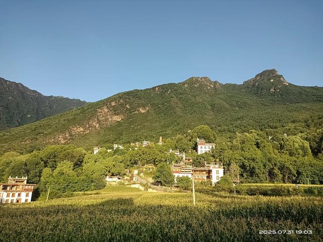 游四姑娘山，再到中路藏族