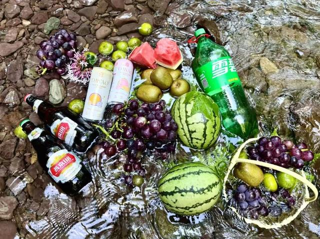 筠连秘境解锁！仙女潭“叉”水攻略：一脚踩进25℃的翡翠夏天！