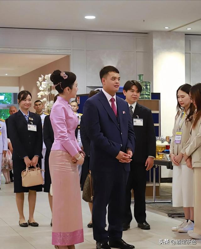 基因强大！泰国王室“香肠嘴”遗传3代，靠娶漂亮王妃也改变不了