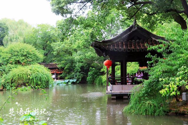 绍兴鲁迅点烟的版画居然被吐槽？有点矫枉过正，但周边的景色真美