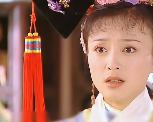 30岁才懂！小燕子婚后失宠真相：那把“已婚	”尺子量碎她的翅膀！