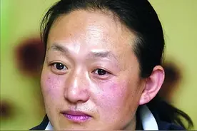 她曾获9枚金牌，被教练下药导致终身不育，退役后沦为搓澡工图片