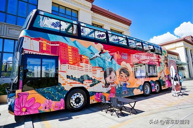 拉萨惊现“会移动的餐厅”！安凯这辆双层巴士正式发车