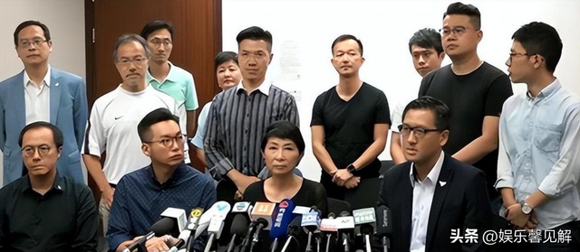 自食恶果！否认中国籍拒唱国歌，俩儿子定居国外，她下场如何？