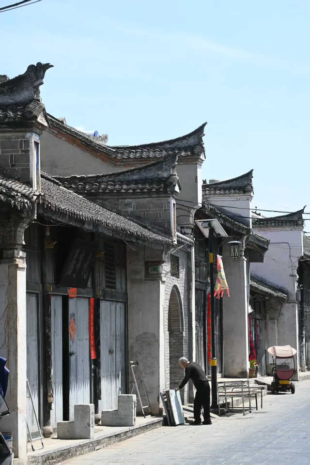 河南与陕西湖北交界处有个镇，被称为“小上海”，古建不输山西