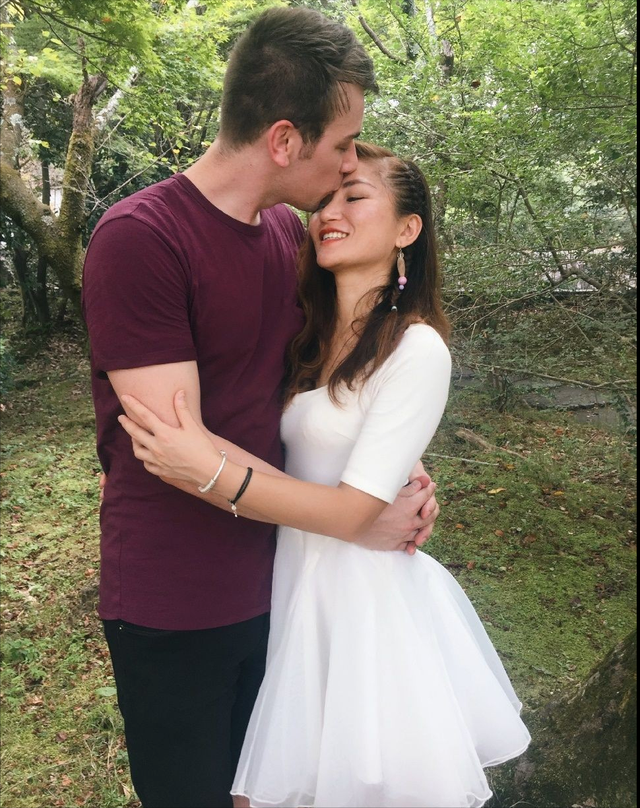 英国小伙爱上广东女孩，结婚后做上门女婿，继承老丈人全部资产