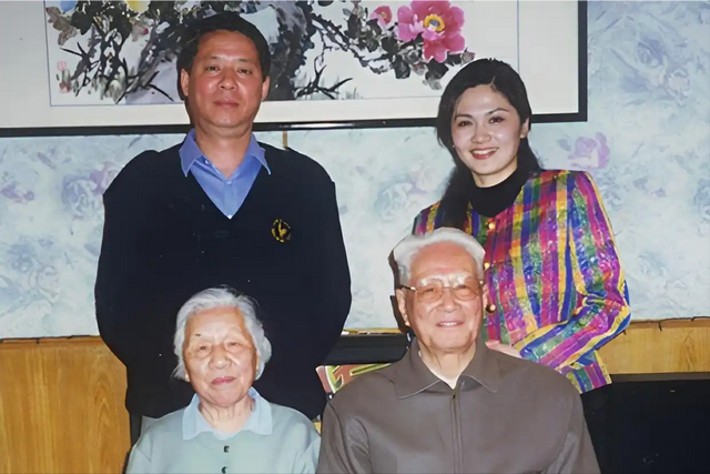 80年代家喻户晓的女演员，嫁给军委副主席儿子，离婚后混得如何？