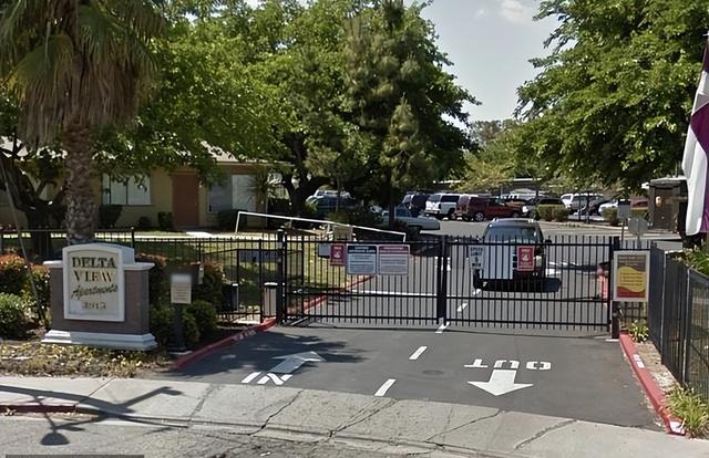 美国11岁女孩在车内遭枪击中头部	，父亲：我感觉自己的心被撕碎了