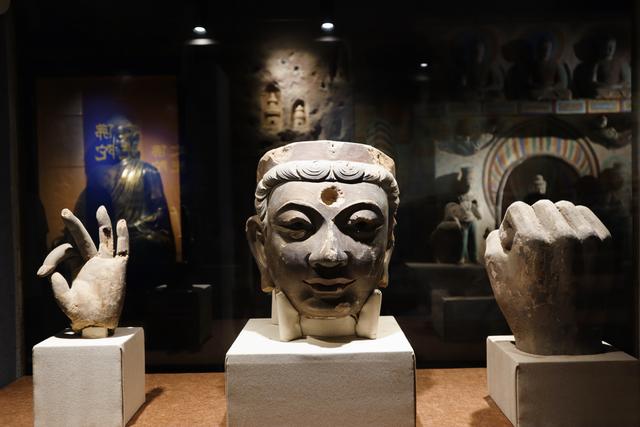 西夏皇家寺庙，35米绝美卧佛，国内仅存900年保留完好