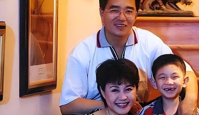 央视肖晓琳：退休5个月，在美国儿子家死去，临终26字遗言太深刻