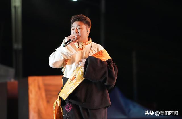 商旅阿坝 魅力扎崇——“阿坝欢歌・醉美扎崇”2025 阿坝县群众狂欢夜展现高原发展图景