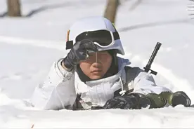 河南省获嘉县深入开展征兵宣传特战女兵担任征兵形象代言人图片