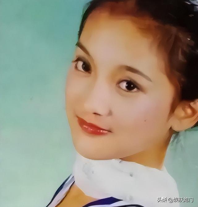 年过50岁的周迅一头白发，无儿无女成为了这辈子最大的遗憾！