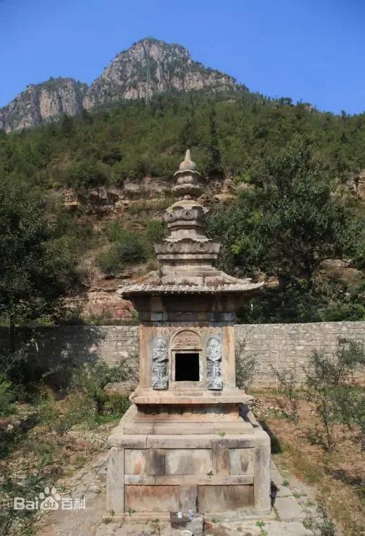 悬崖上的千年古村落——虹霓村