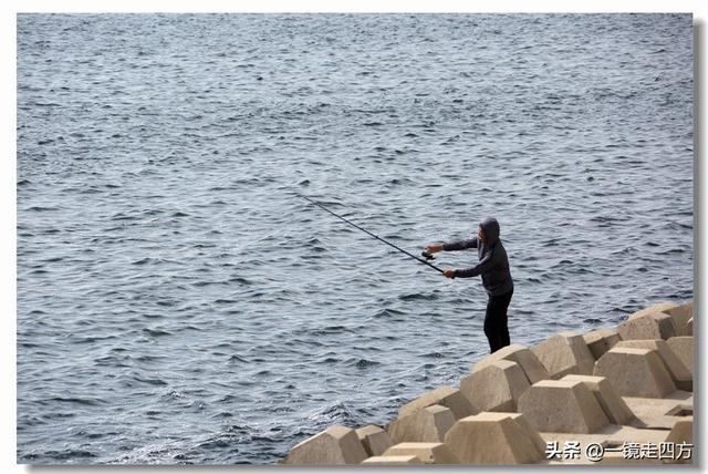 在大连陵水湾打造出的“海纳百川”国际雕塑景观带